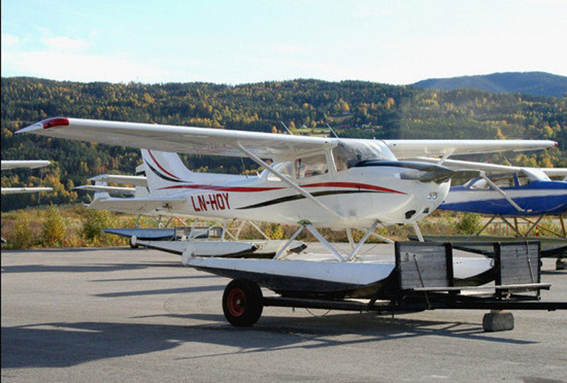 Cessna C172N LN-HOY by Scheme Designers