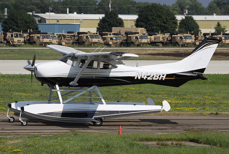 Cessna C182Q N42BH by Scheme Designers